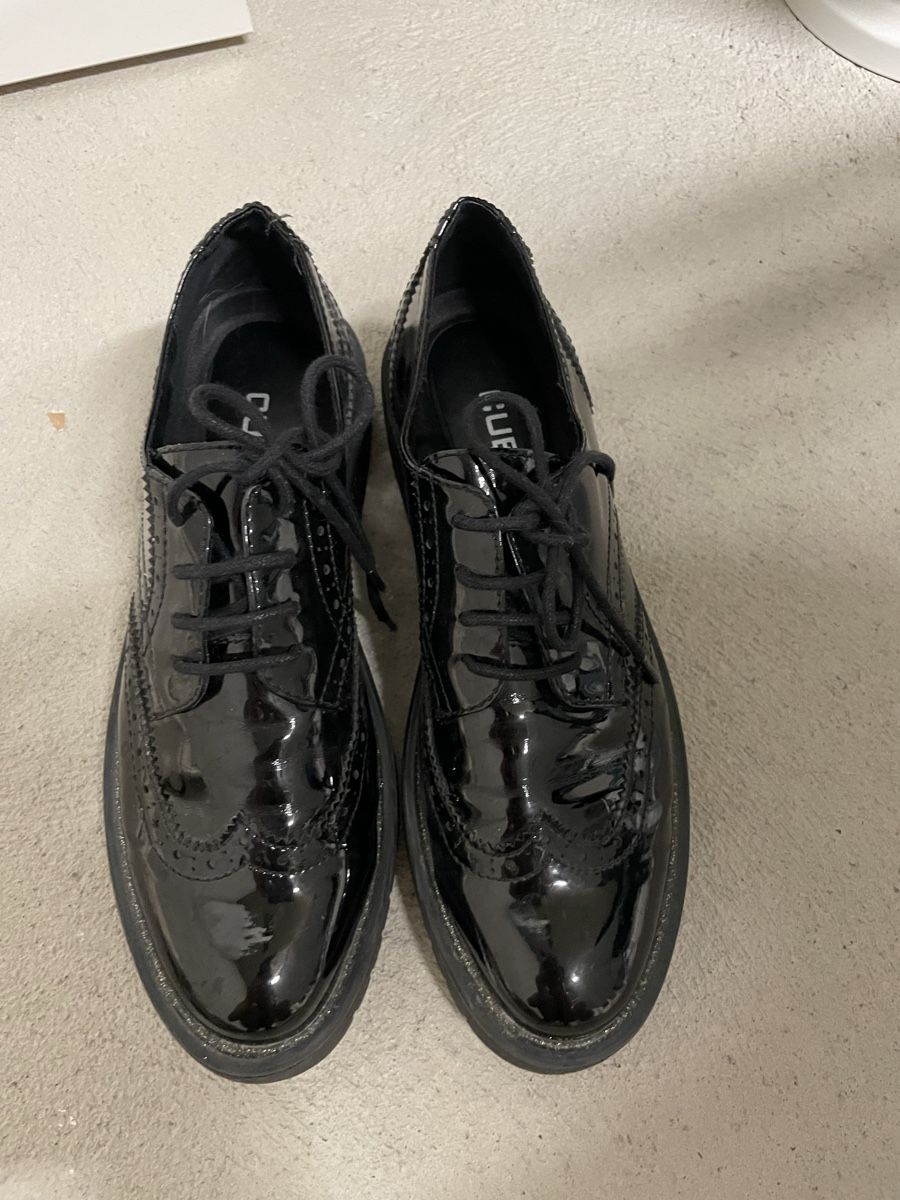 Scarpe da donna: Lackschuhe, schwarz, Grösse 38, neuwertig – Usato da Frauenfeld venduto da fab_8v7g