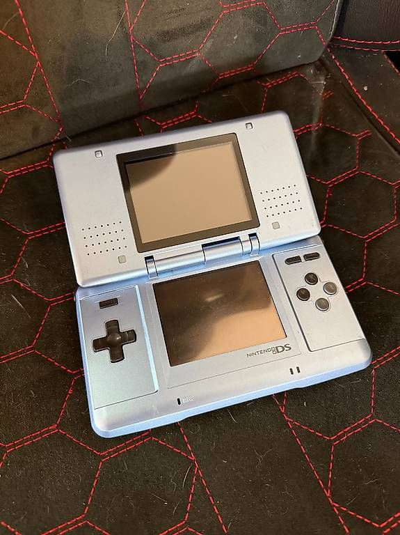 Nintendo Konsolen: Nintendo DS – Gebraucht aus Le Brassus von pau_6yqn 1