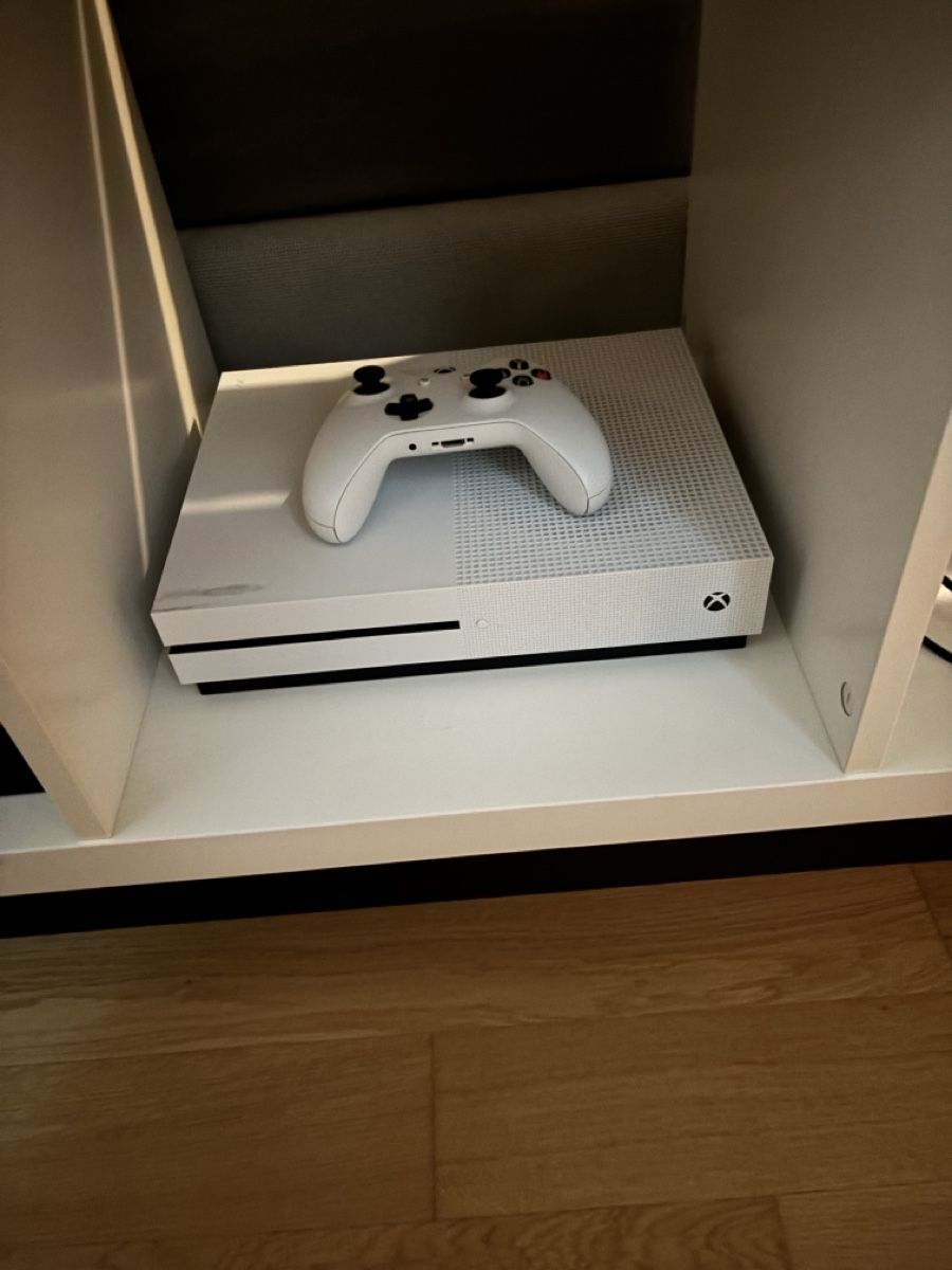 Microsoft Console: Xbox One S 1TB - Top Zustand - Inkl. Controller! – Nuovo (secondo la descrizione) da Luzern venduto da Abovix