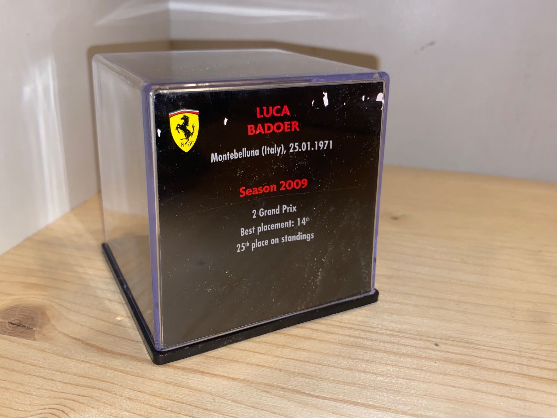 Ferrari Modellini d'auto: Ferrari Helm 1/5 Luca Badoer 2009 – Nuovo (secondo la descrizione) da Wohlen AG venduto da PrivatSammlung 4