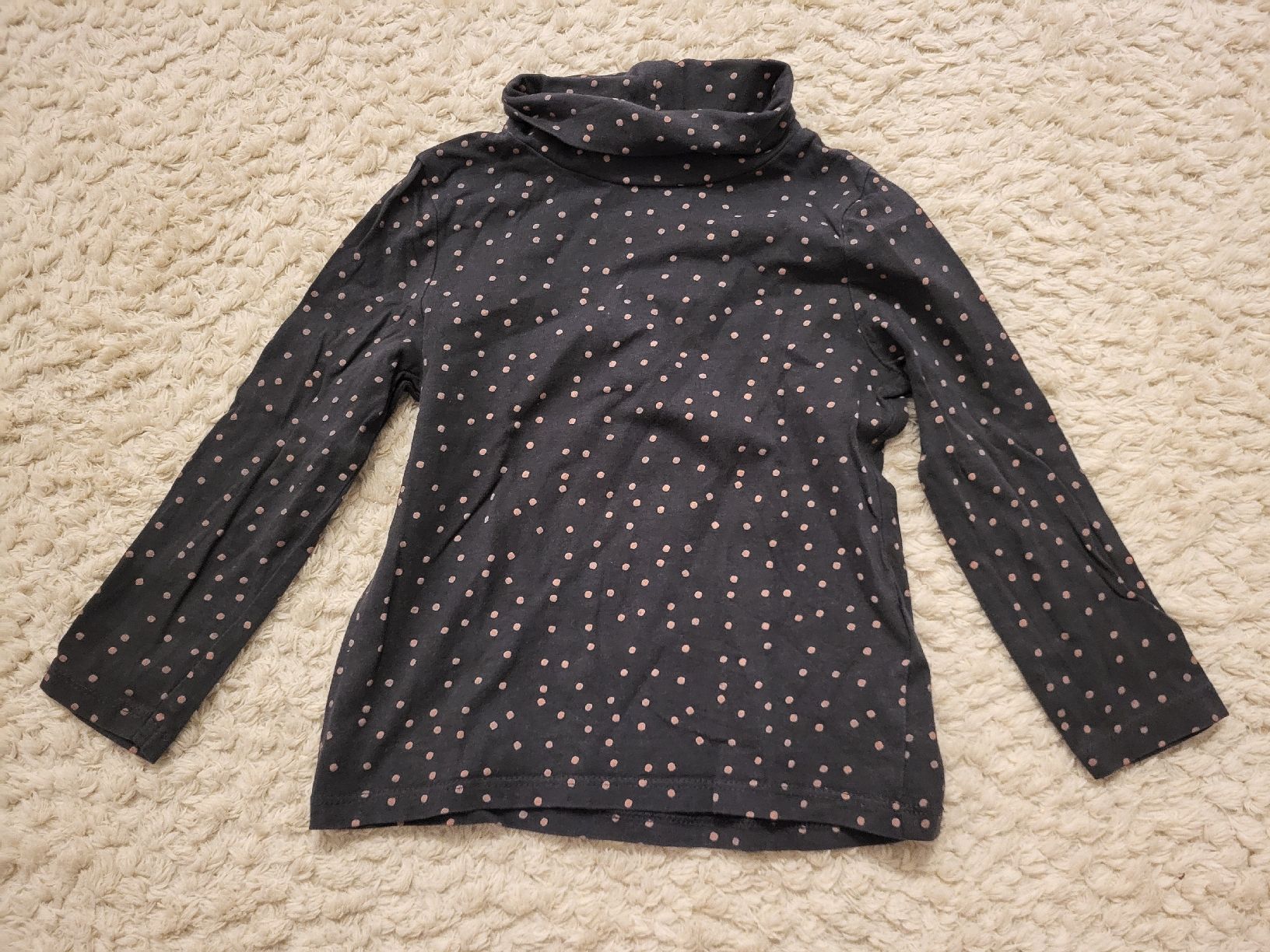 Maglioni & Felpe: Kinder Rollkragenpullover schwarz mit Punkten Grösse 104  – Usato da Felben-Wellhausen venduto da Brummbaer90