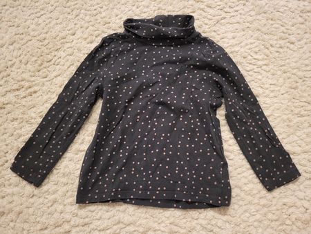 Kinder Rollkragenpullover schwarz mit Punkten Grösse 104 