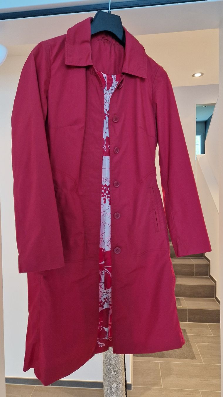 Cappotti: Toller roter Mantel, ein echter Hingucker! – Usato da Gachnang venduto da Tschuli8547