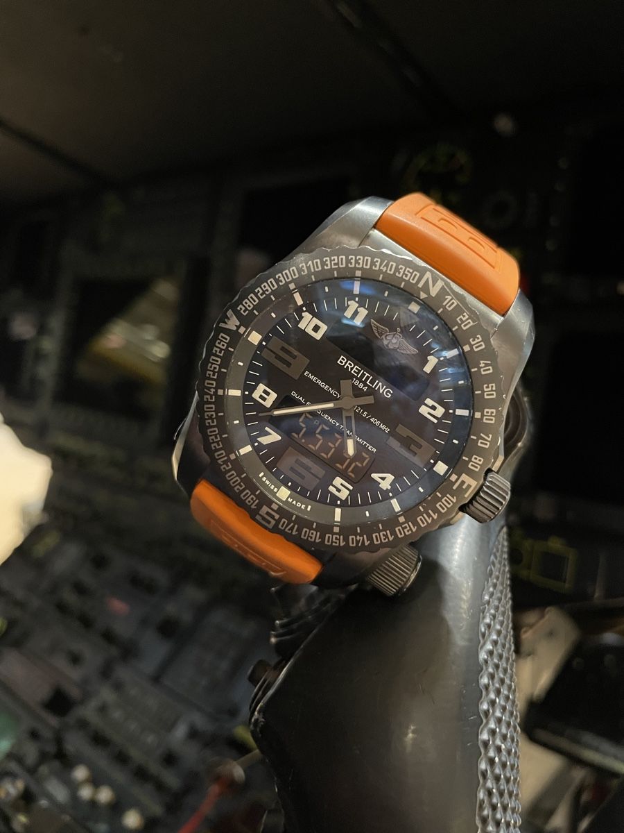 Breitling Uhren: Breitling Emergency II Night Mission – Gebraucht aus Gempenach von TTW 1
