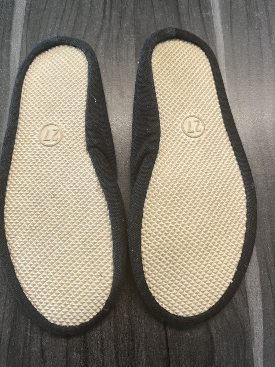 Schuhe für Jungen: Gymnastikschuhe Grösse 27 – Gebraucht aus Unterkulm von Swissbmwdriver 1