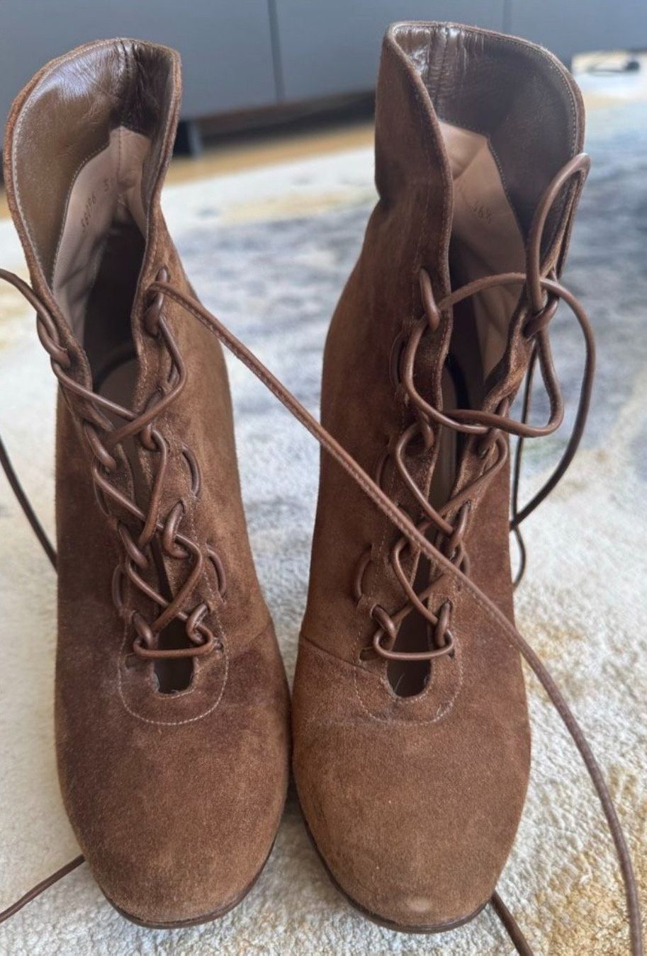 Santoni Scarpe da donna: Ankle Boots Santoni 36.5 Suede Beige – Usato da Zürich venduto da Julianobzh 2