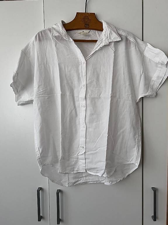 Camicette: Chemise blanche, taille 36 – Usato da Lausanne venduto da sugarplumfairy