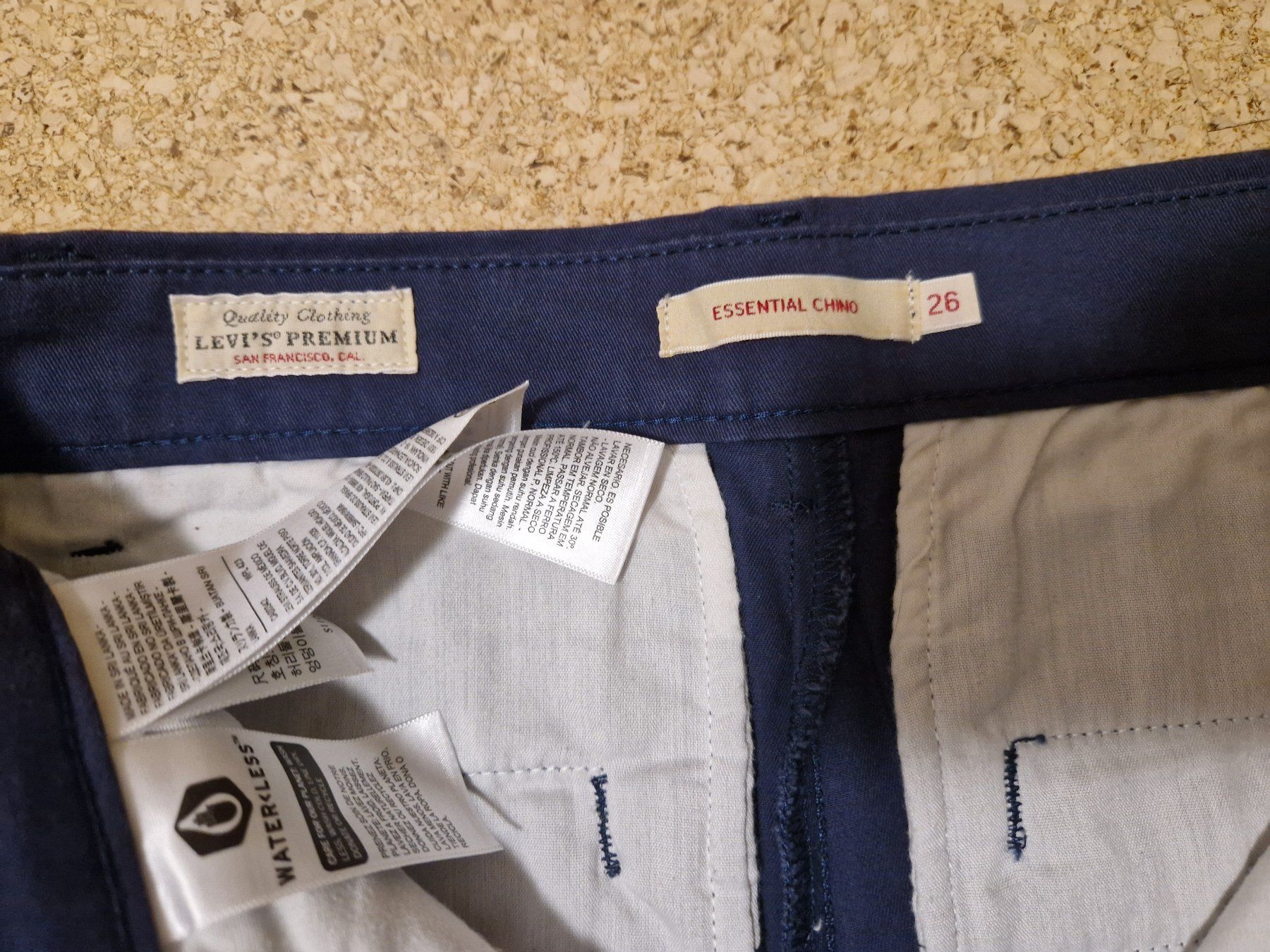 Pantalons: Levis Essential Chino – Neuf (Voir description) à Wattwil par cel_222n 2