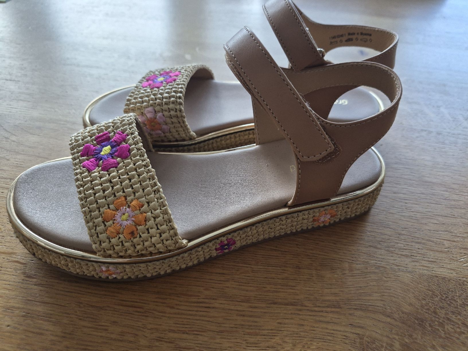Scarpe per ragazze: Sandalen – Nuovo (secondo la descrizione) da Grüningen venduto da mel_9ffx 1
