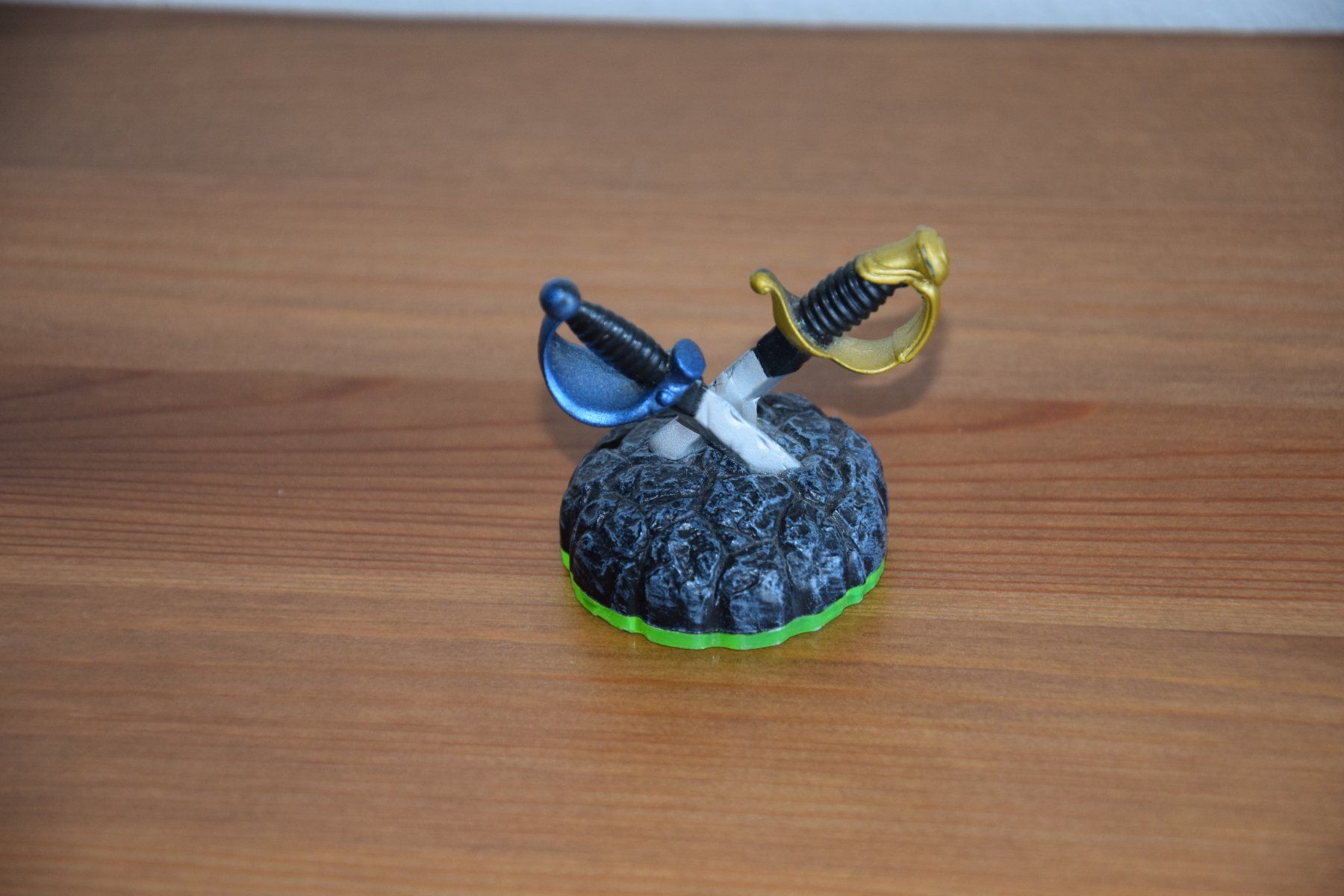 Nintendo Statuette: Skylanders Magic Item: Ghost Pirate Swords – Usato da Mezzovico venduto da finsteraar