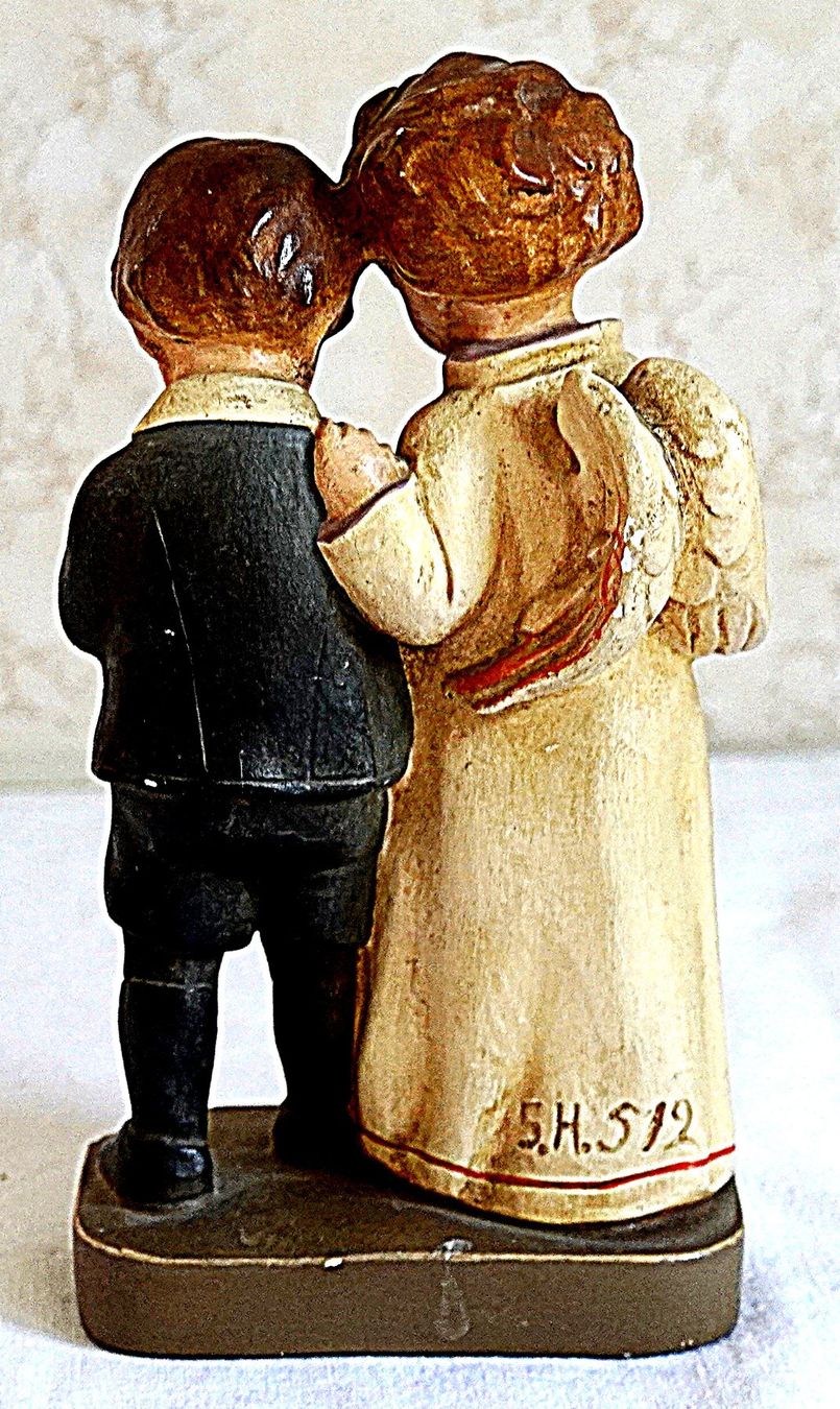 Skulpturen & Statuen: Engel mit betendem Knabe ca. 1930 – Gebraucht aus Baar von 2cvbaar 2