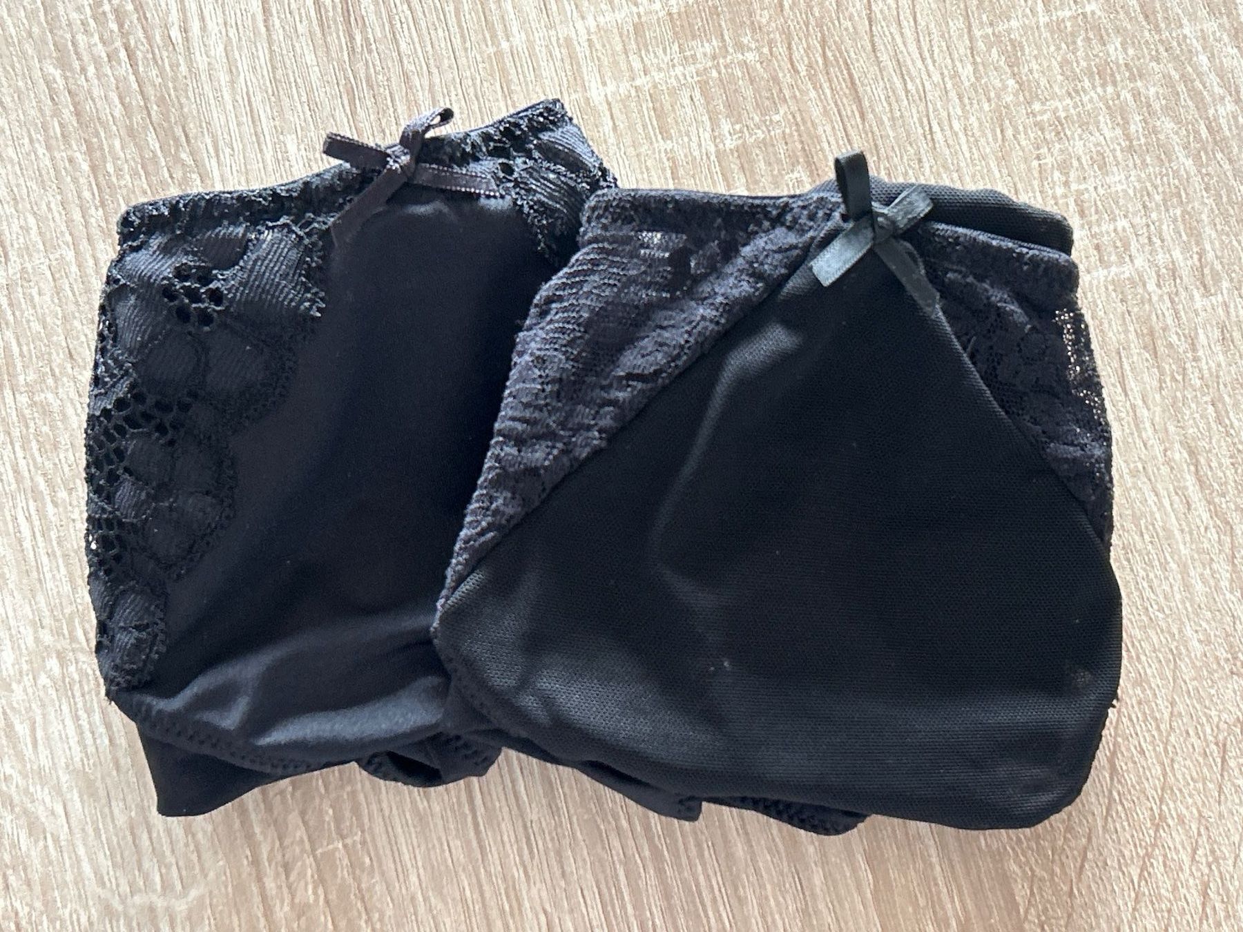 Altra biancheria intima: 2x Damen Slip Schwarz mit Spitzen – Usato da Brunnen venduto da Nala2929 1