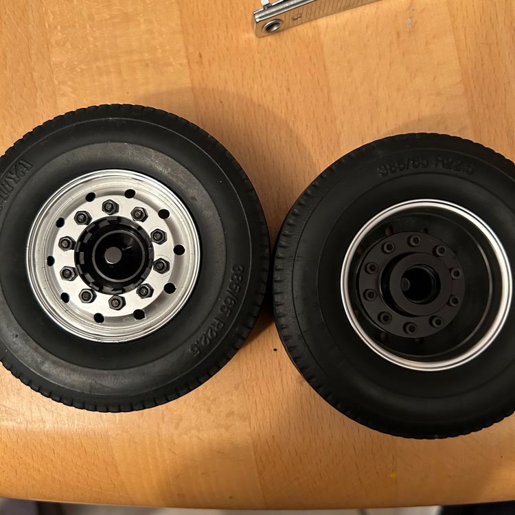 Universal Hobbies Tractorbumper Safetyweight 800 kg - Vert et Gris