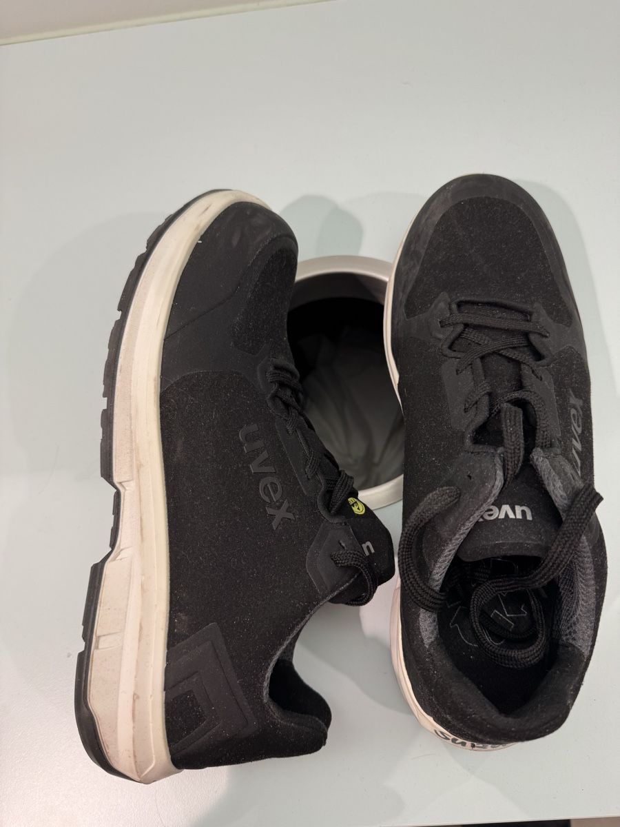Uvex Scarpe da uomo: UVEX Sicherheitsschuhe Grösse 42 – Usato da Biel/Bienne venduto da Mia2025
