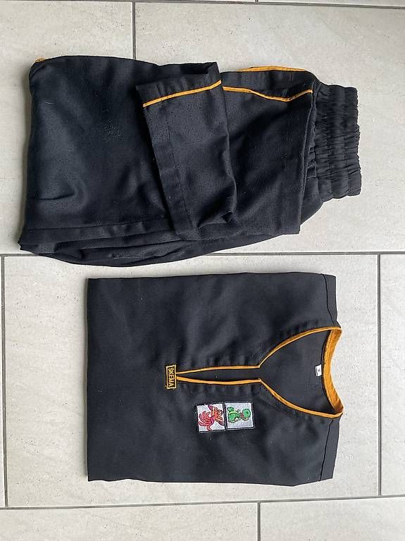 Uniformes: Skema Uniform – D'occasion à Zug par elskling
