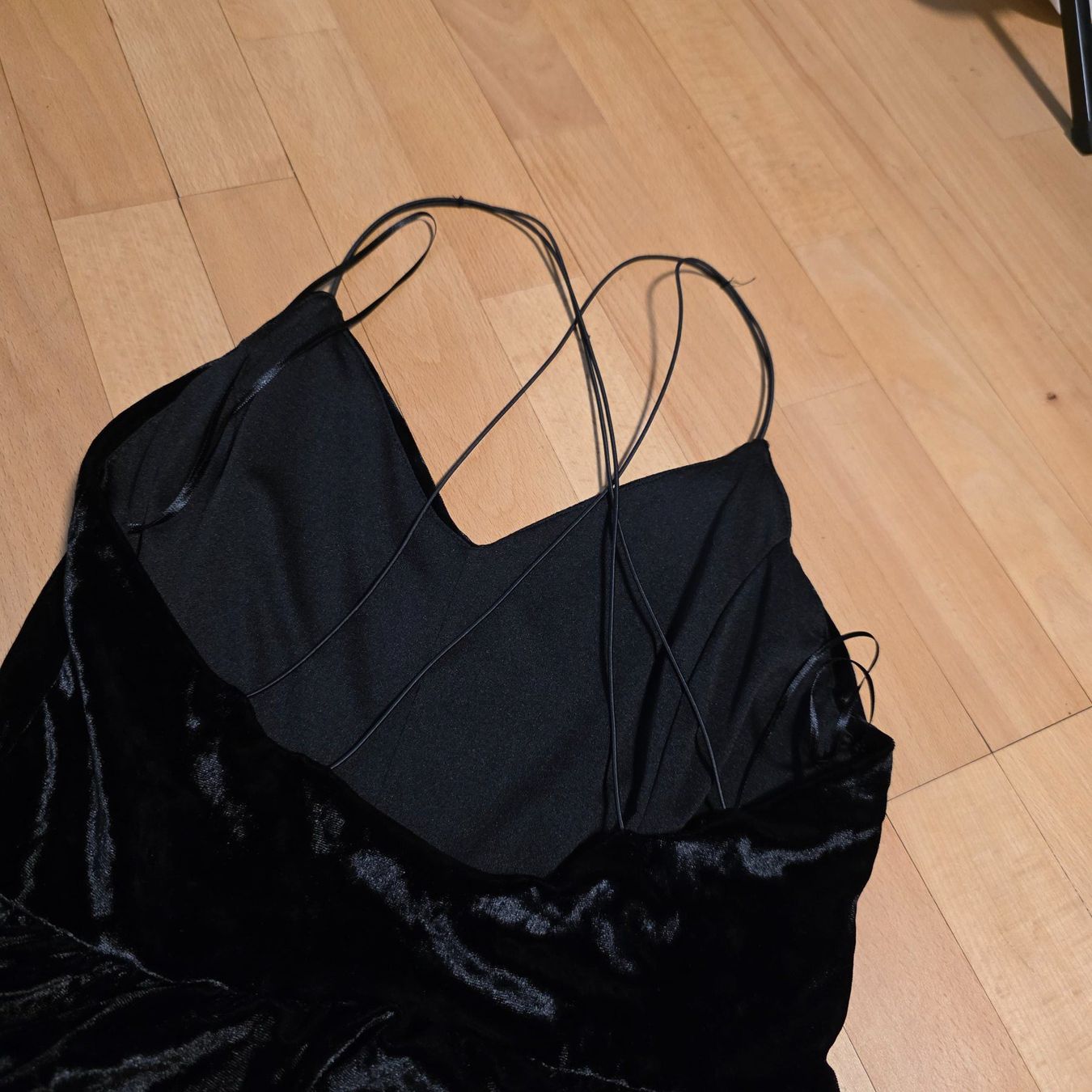Kleider: OVS Samtkleid Gr. M – schwarz, rückenfrei – Gebraucht aus Wald ZH von CapLux 4