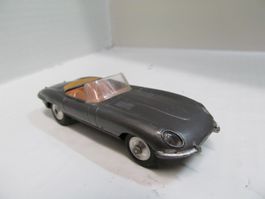 JAGUAR E TYPE OFFEN   CORGI TOYS  AUS  VITRINE