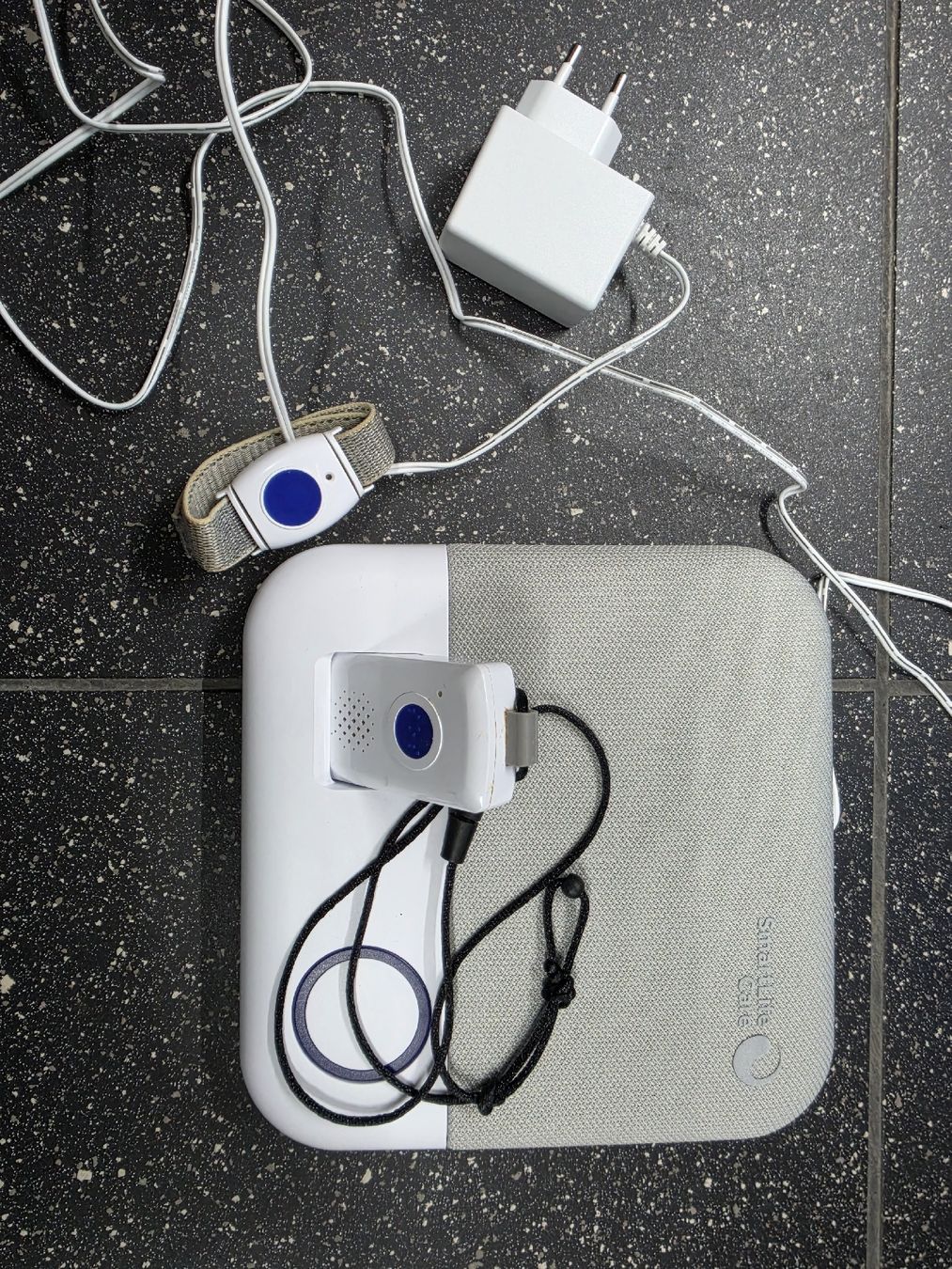 SmartLife Care Sistemi d'allarme: Notknopf – Usato da Biel/Bienne venduto da Evvy