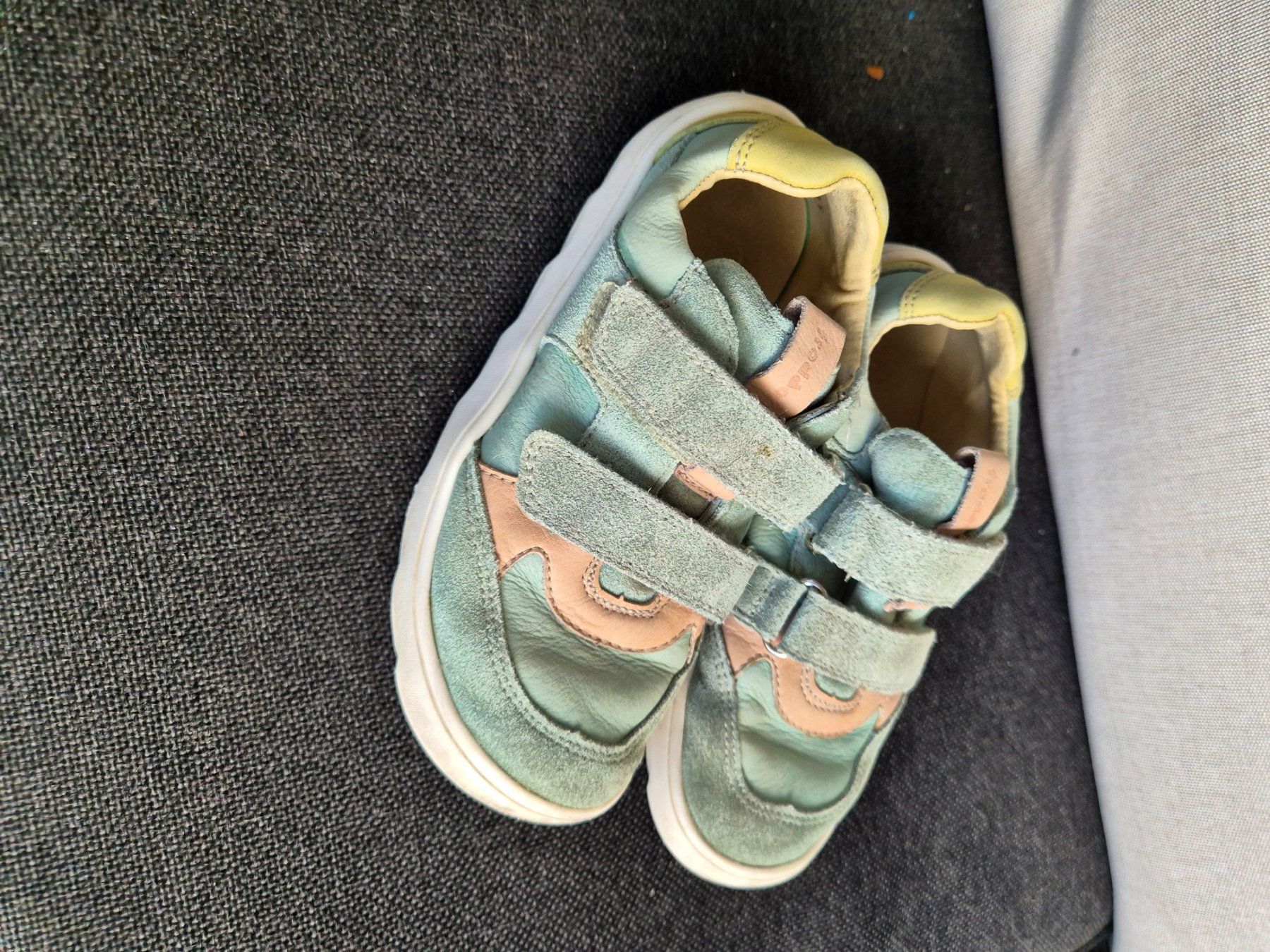 Froddo Schuhe für Mädchen: Froddo Mädchen Schuhe – Gebraucht aus Spreitenbach von Jus_299b