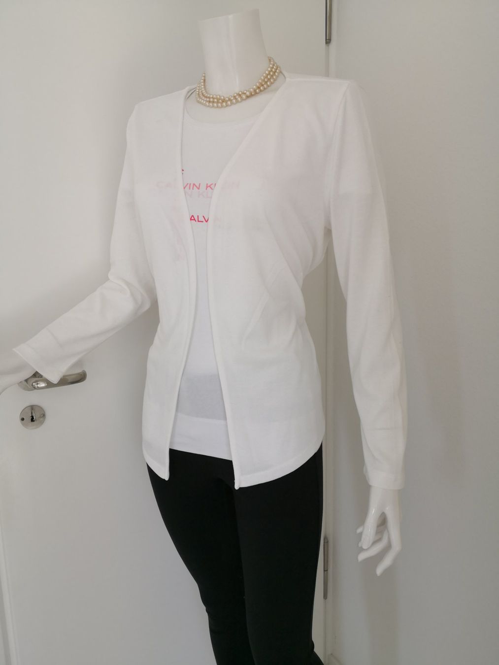 Jacken: 🤩STRICK-CARDIGAN WEISS – Gebraucht aus Olten von Naja-Twins-Twins 6