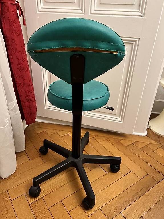 Chaises: Chaise pour coiffeur – D'occasion à Genève par Keune12 1