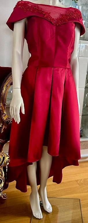 Vestiti: Abendkleid rot – Usato da Luzern venduto da Brokiland 3