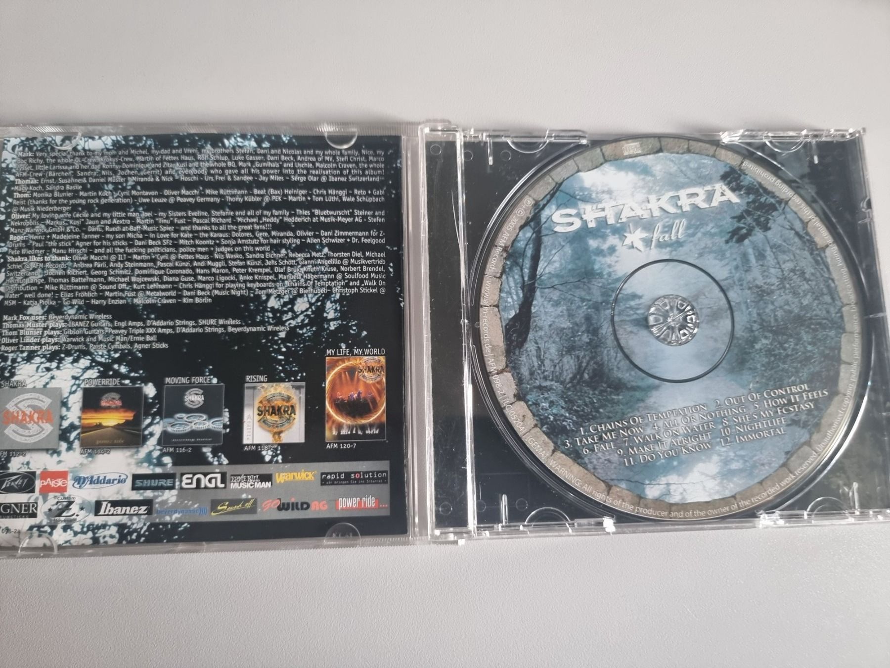 CDs: CD Shakra - Fall, Schweizer Hardrock Band, Rarität – Gebraucht aus Schaffhausen von Kellerrassel 2