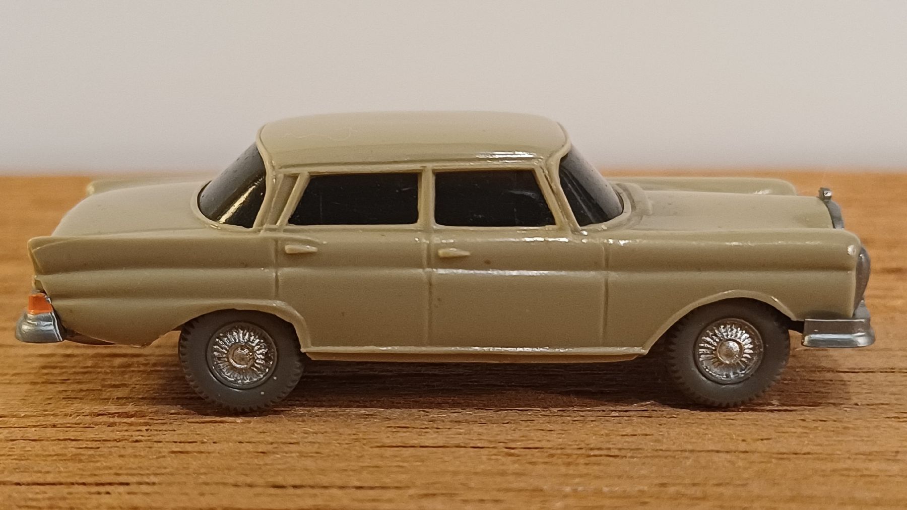 Wiking Modellautos: Mercedes 220 S von Wiking – Gebraucht aus Uznach von Katinka83 6