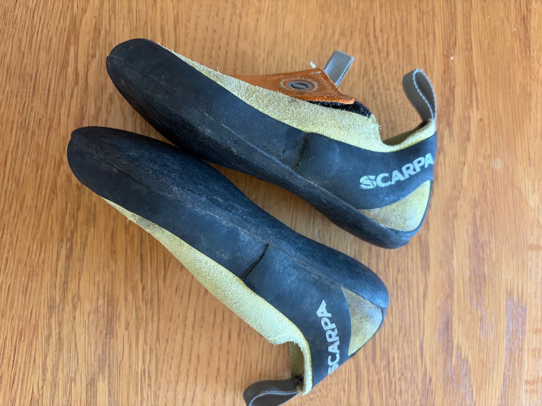 Scarpe per ragazzi: Chaussons escalade enfants – Usato da Pâquier-Montbarry venduto da Orblanc 1