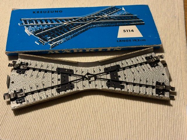 Märklin Modellini di ferrovie: Märklin Kreuzung 5114 – Usato da Frenkendorf venduto da HampeFrenk 3