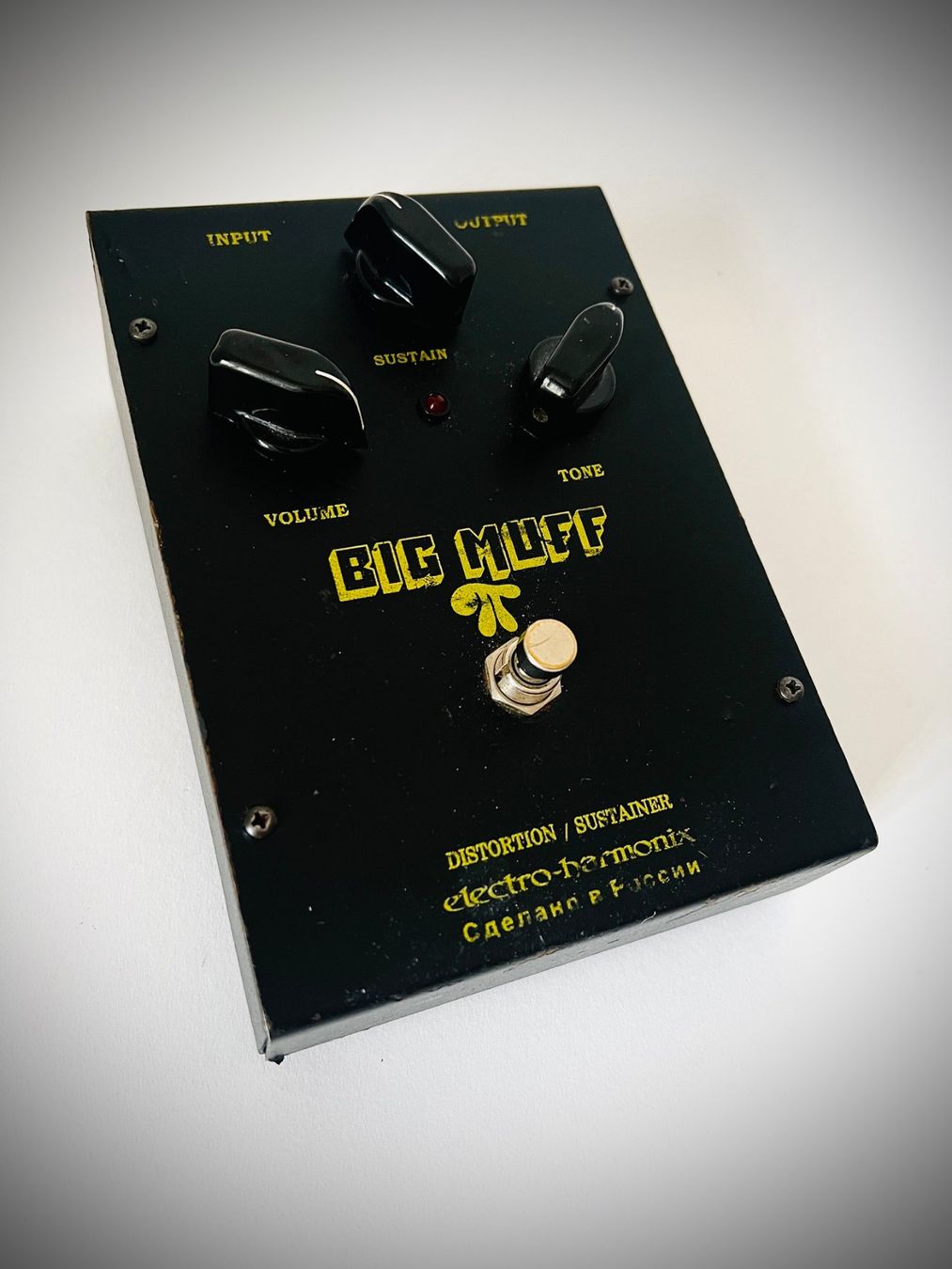 Electro-Harmonix Instruments de musique: Electro-Harmonix / Sovtek Black Russian Big Muff – D'occasion à Bern par helloliptek