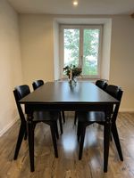 Tisch mit vier Stühlen (IKEA)