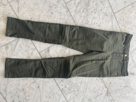 Hose enganliegend Skinny Oliv Grün Gr. 36