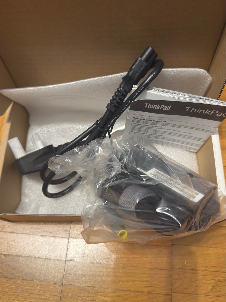 Lenovo Caricabatterie: Lenovo 65W AC Adapter 65 W – Nuovo e nell'imballaggio originale da Uster venduto da Valen7ino 3