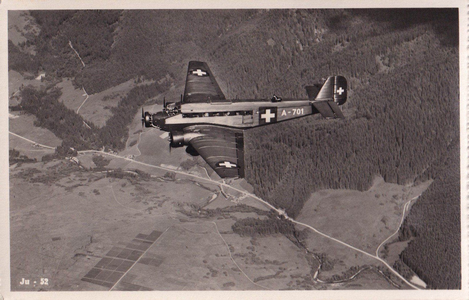 Cartoline postali: Flugzeug Ju 52 im Flug Feldpoststempel – Usato da Olten venduto da clotaldi