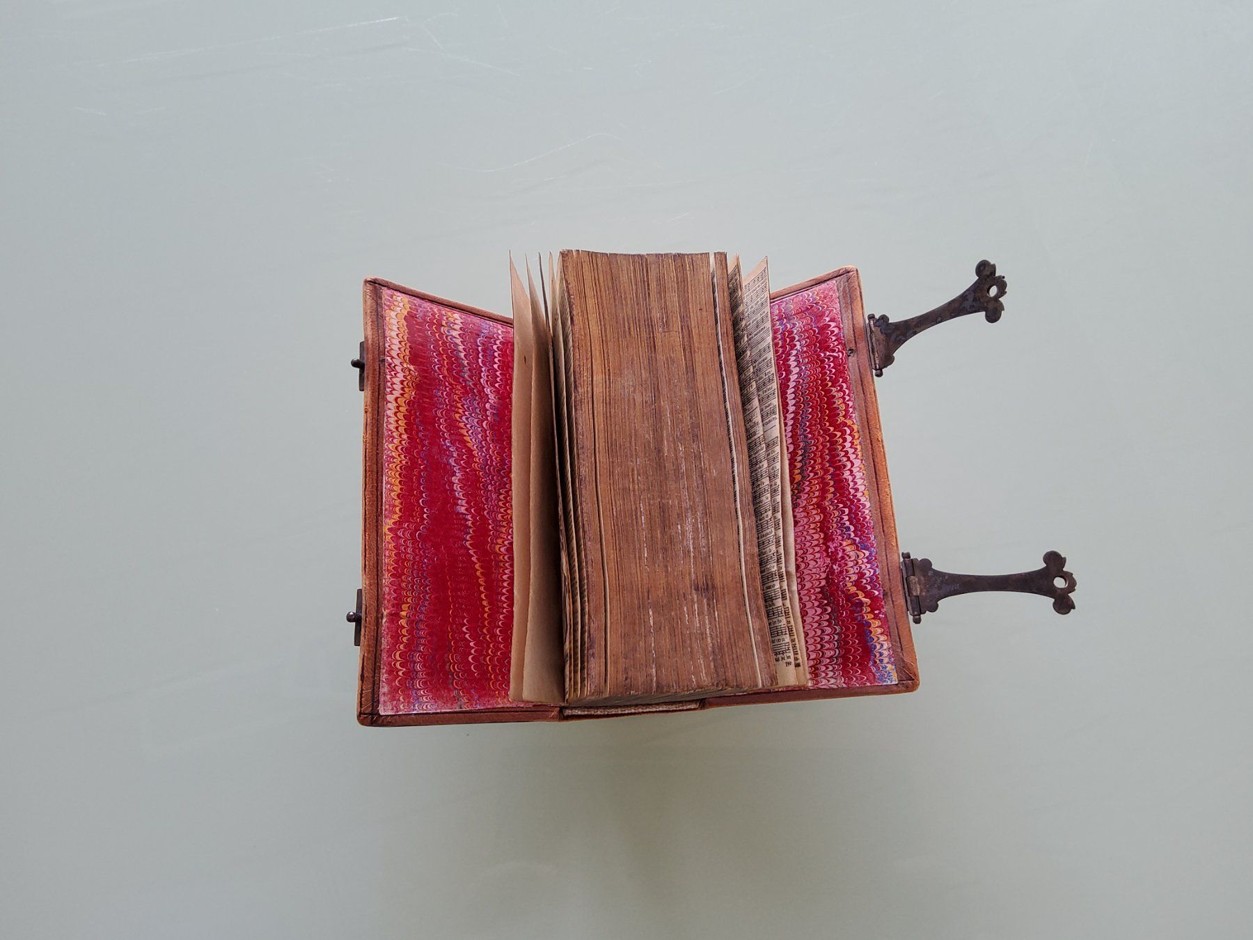 Bücher: Magnifique antique livre – Gebraucht aus Malleray von Broc-Mo 2
