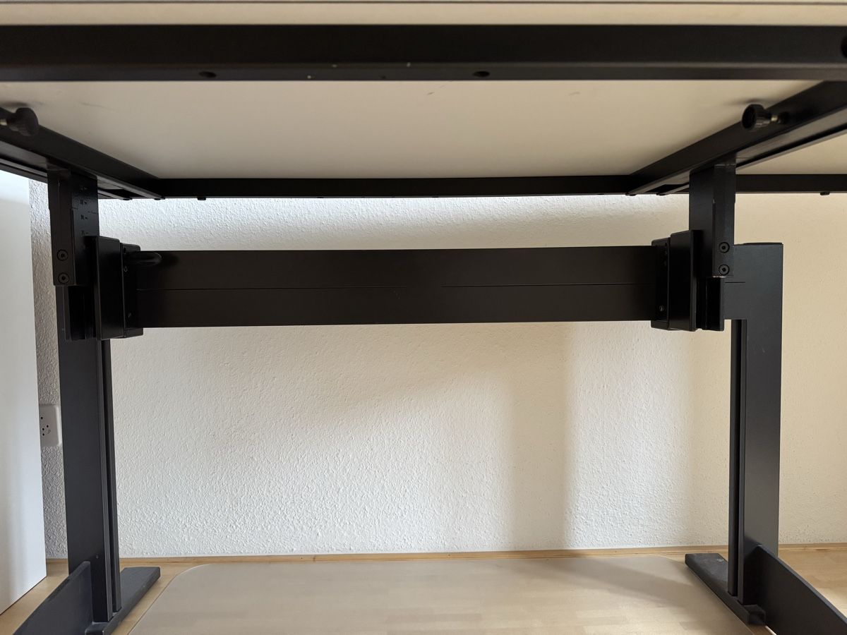 Scrivanie: Schreibtisch, massiv – Usato da Widen venduto da mrglobetrotter01 2
