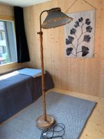 Stehlampe / antik / neu aufgearbeitet / mint-beige Seide