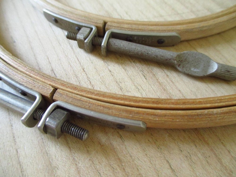 2 Stickrahmen Stickring Holz Mid Century 50er (Gebraucht) in ...