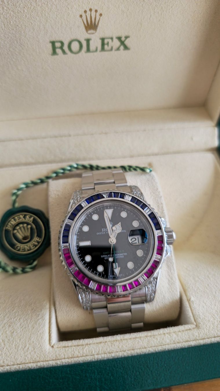 Rolex Orologi: Rolex GMT-Master II 116710 Full Set – Custom Diamond & Ruby – Usato da St. Gallen venduto da Arctic_Dweller 1