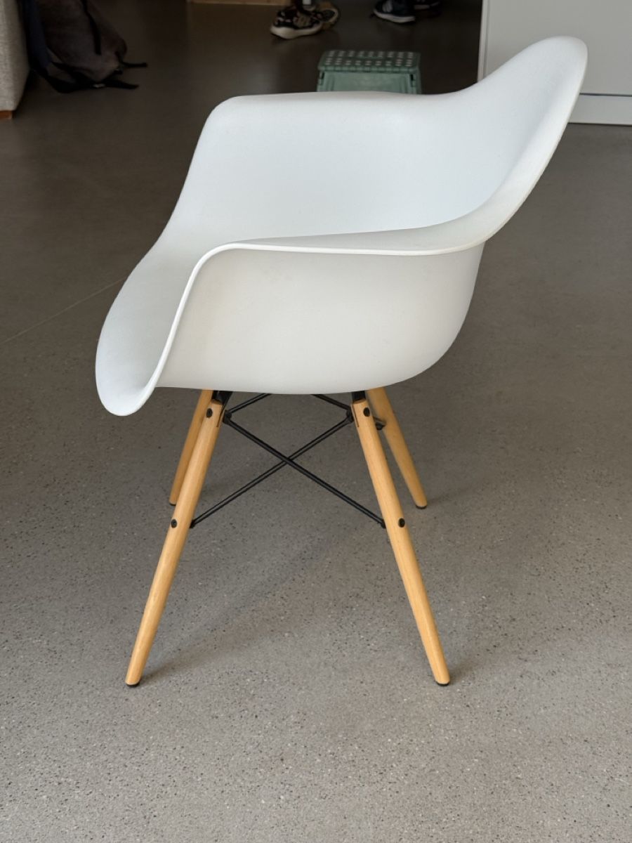 Stühle: Plastic Armchair – Gebraucht aus Zürich von Supergurk