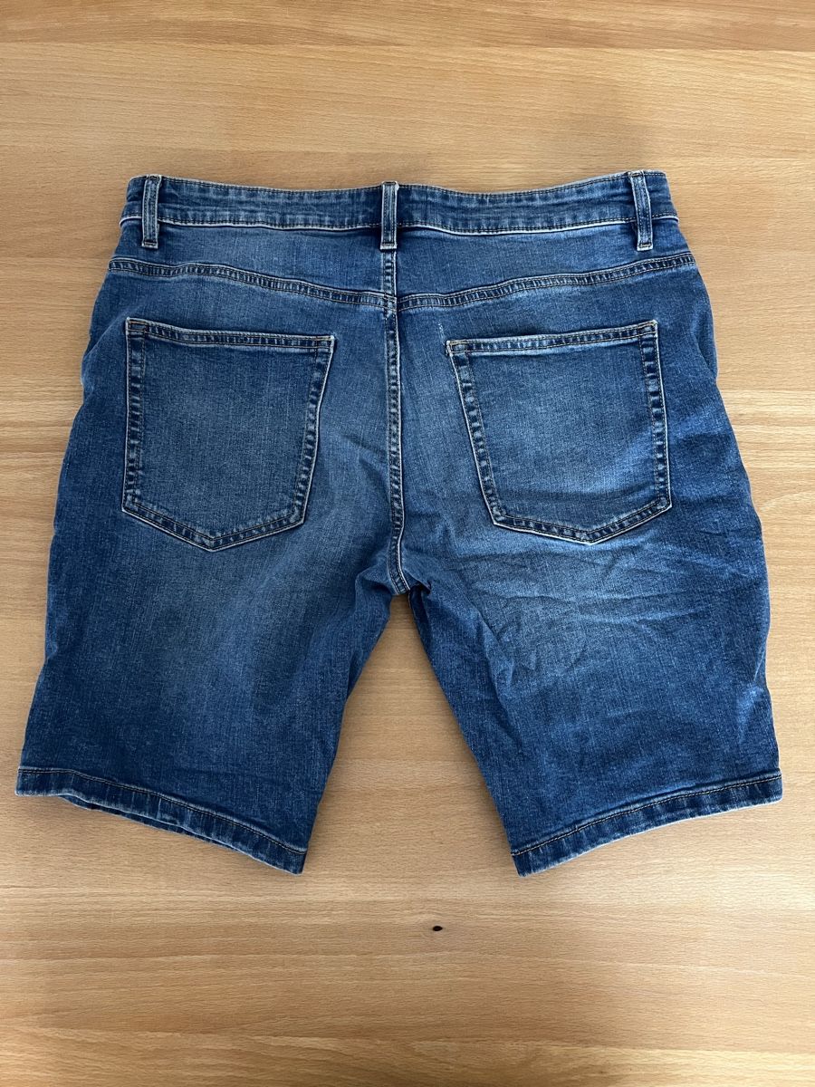 Jeans: 3 kurze Jeans Gr 34  – Usato da Mümliswil venduto da Soccerpat 8