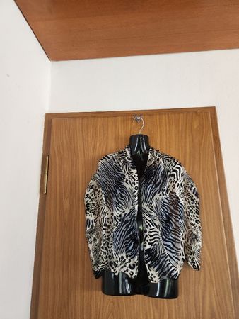 Écharpe  soie style animal print, parfait pour l'été! ☀️