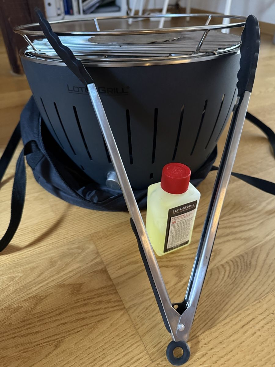 Griglie: Lotus Grill dunkelgrau  – Usato da Zürich venduto da ulli_sta01