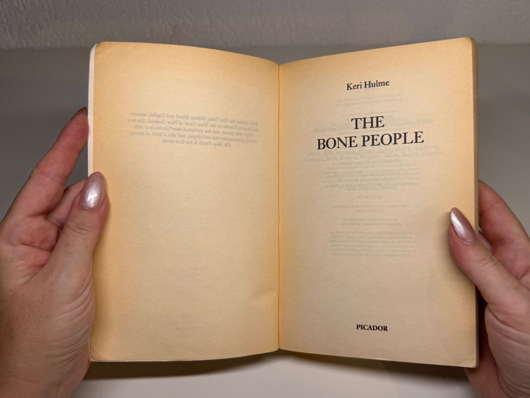 Libri: NOVEL: Kari Hulme, The Bone People – Usato da Grosswangen venduto da English_books 2