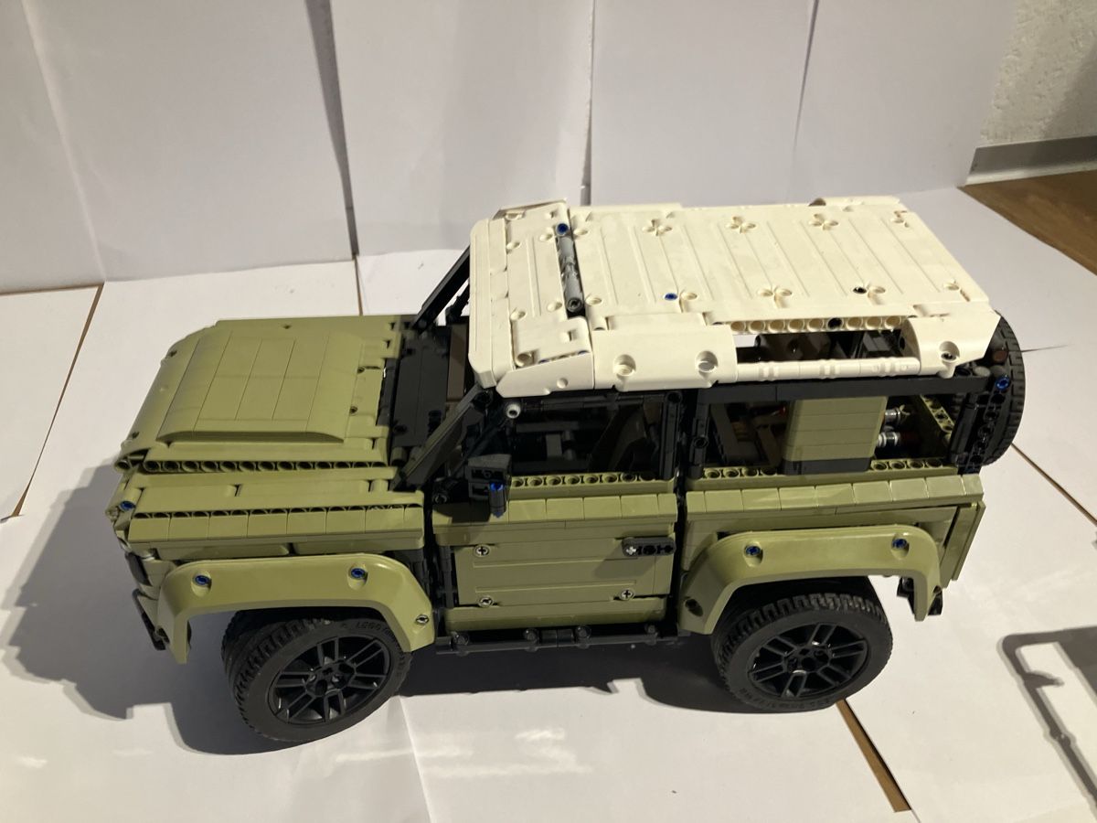 Lego Jeux de construction: Lego technic land rover devender42110 ohne Sticker  – D'occasion à Oberbütschel par cheuae 3