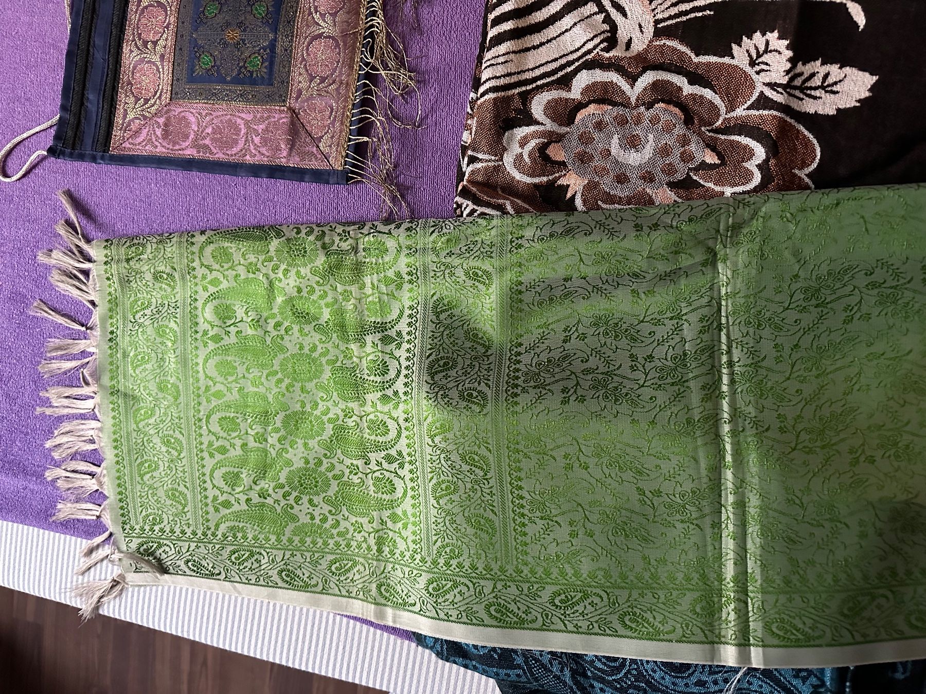 Foulard & Sciarpe: Original Indische Kaschmir und Seide Schaale – Nuovo (secondo la descrizione) da Dübendorf venduto da ser_v5wy 4