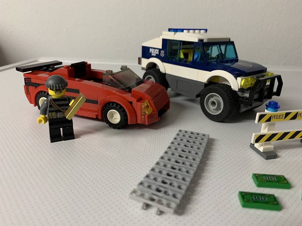 Lego Kit di costruzioni: LEGO SET CITY HIGH SPEED CHASE 60007 – Usato da Zunzgen venduto da Viper79 2