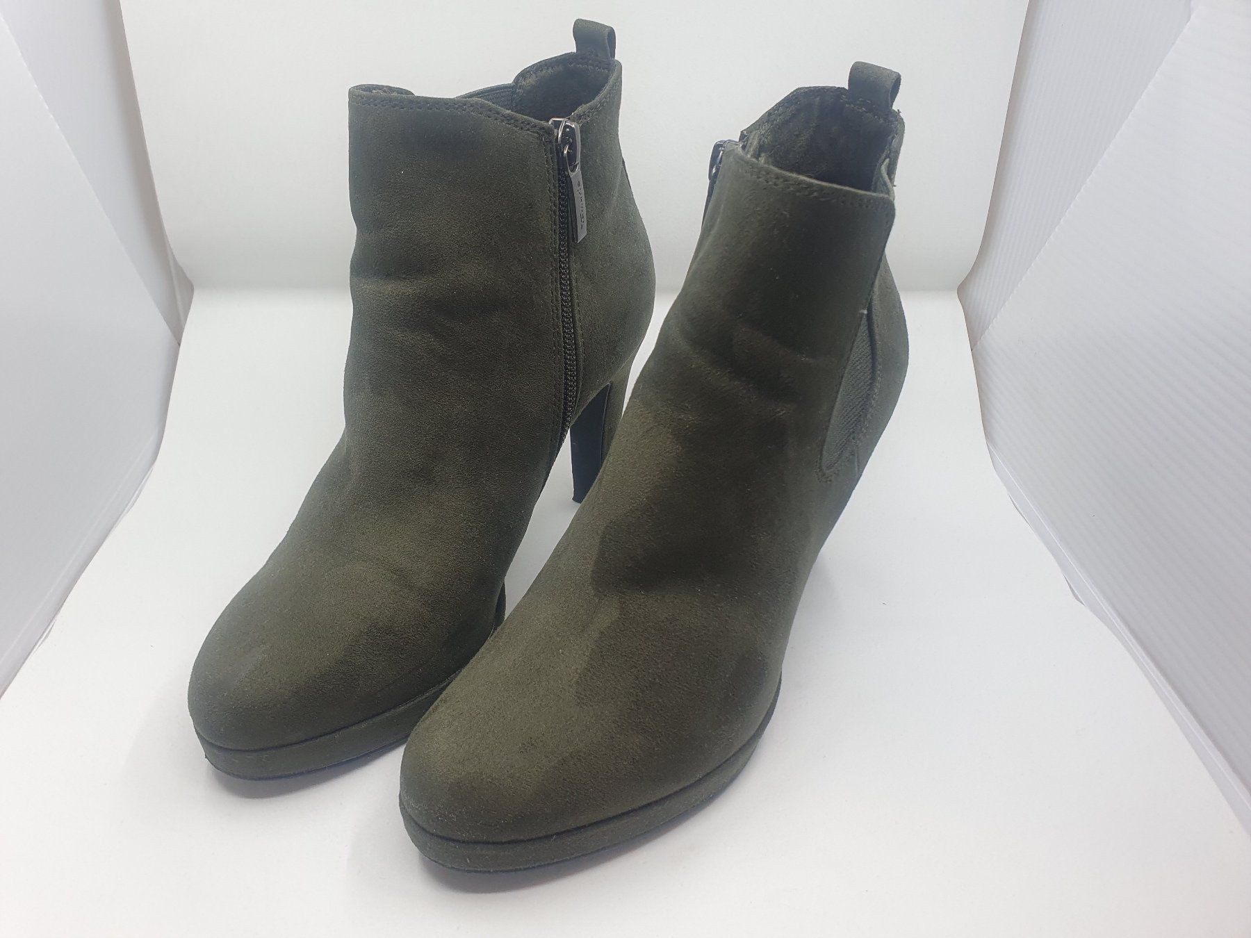 Tamaris Scarpe da donna: Stiefelette Veloursleder Gr. 35 – Usato da Edlibach venduto da flairaffair 1