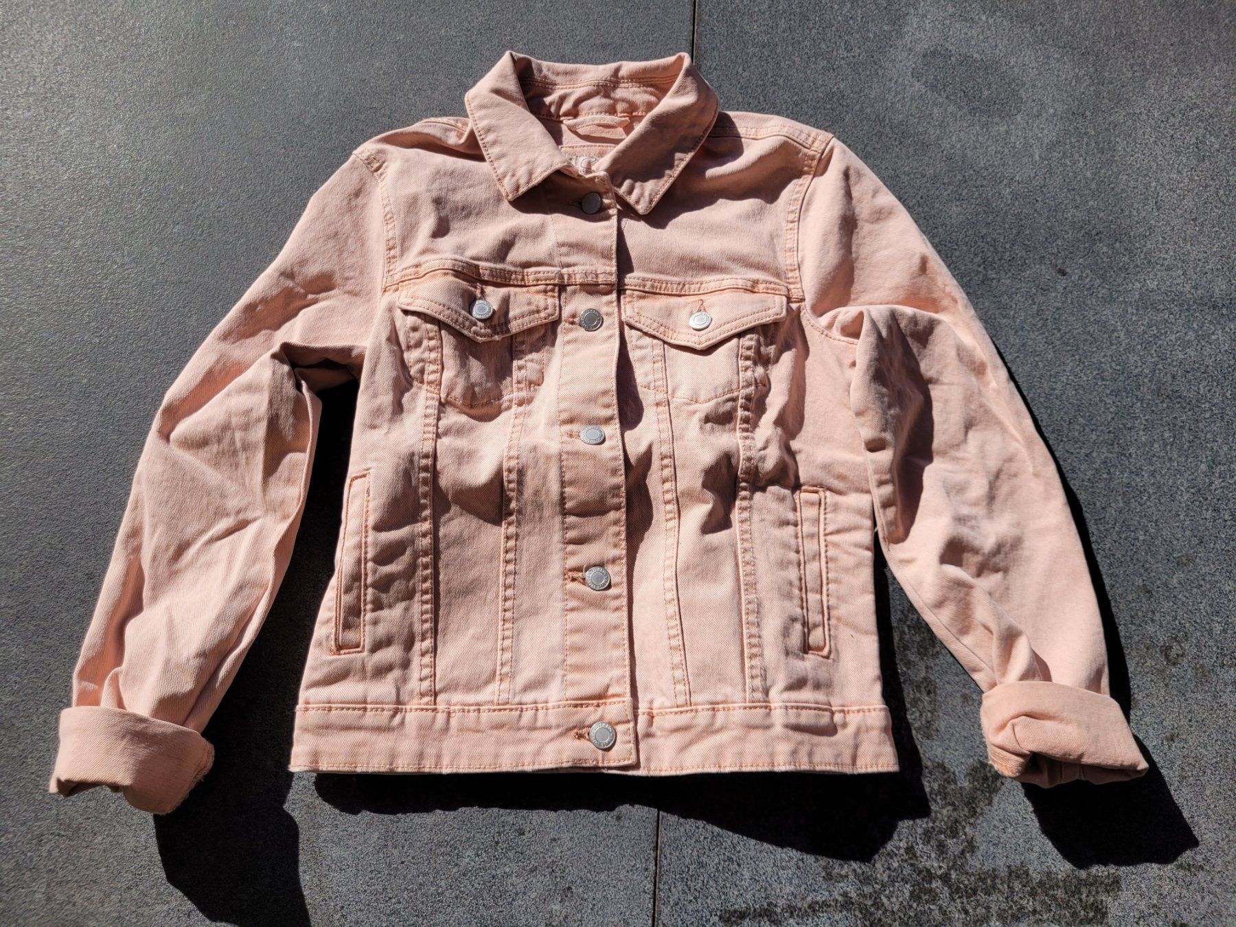 Giacche: CLOCKHOUSE Jeansjacke Damen Gr.36, Farbe lachs – Usato da Oetwil am See venduto da swisspeak